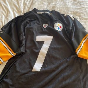 Pittsburg Steelers jersey.
